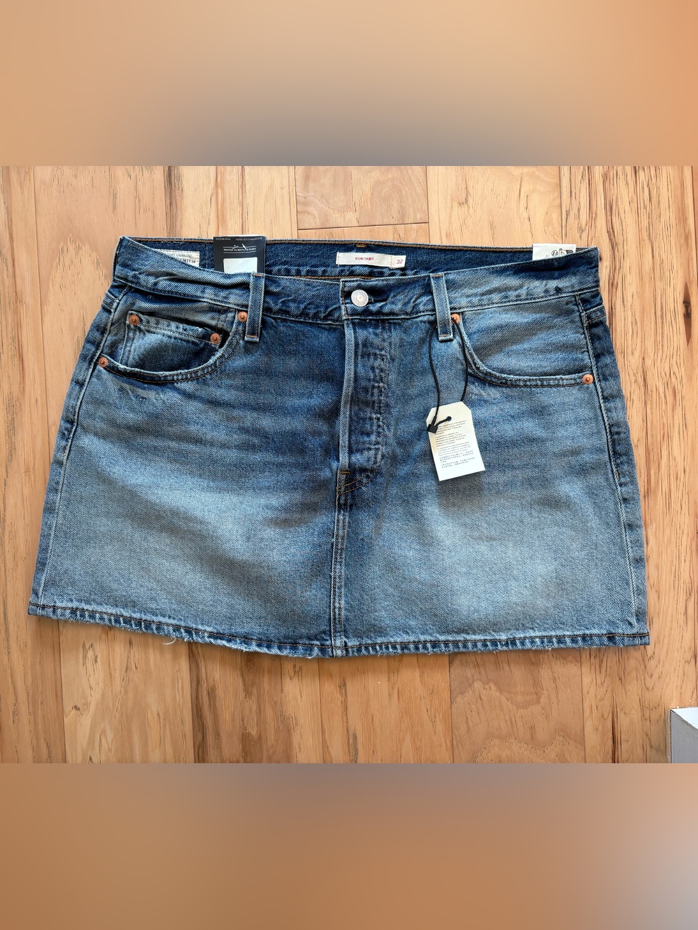 Levi's Icon Skirt Blue Denim Mini Skirt Brand New with Tags Button Fly - Picture 1 of 7